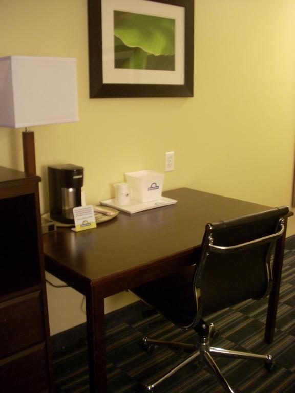 Days Inn & Suites By Wyndham Ozone Park/Jfk Airport Nowy Jork Zewnętrze zdjęcie