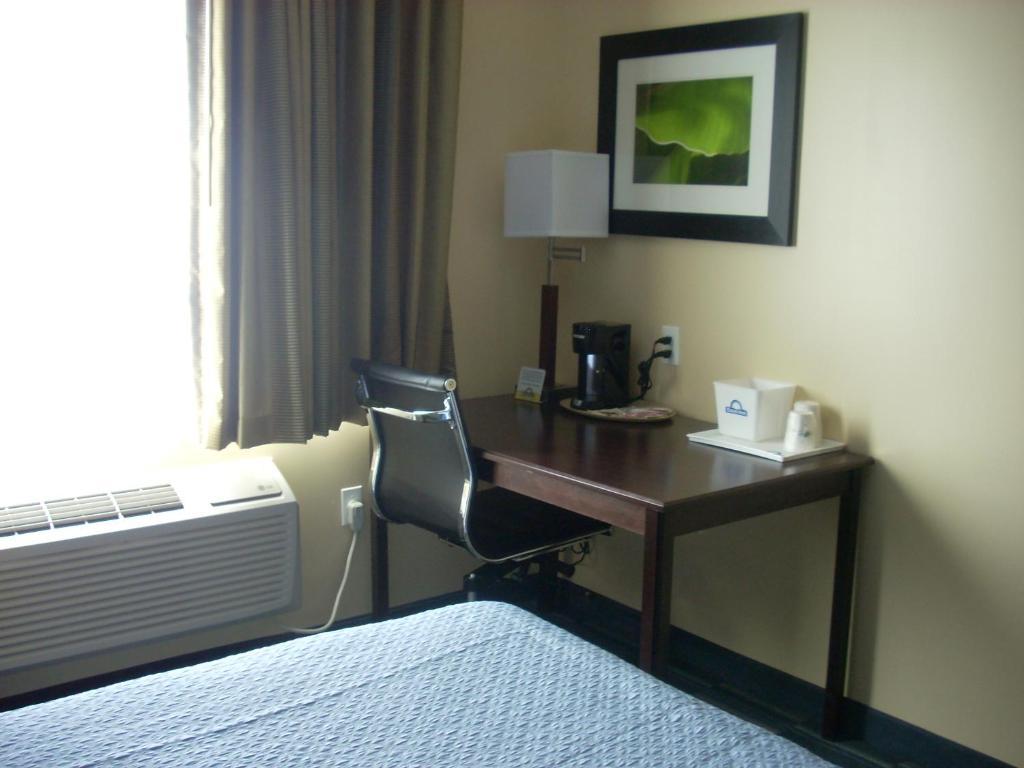 Days Inn & Suites By Wyndham Ozone Park/Jfk Airport Nowy Jork Zewnętrze zdjęcie