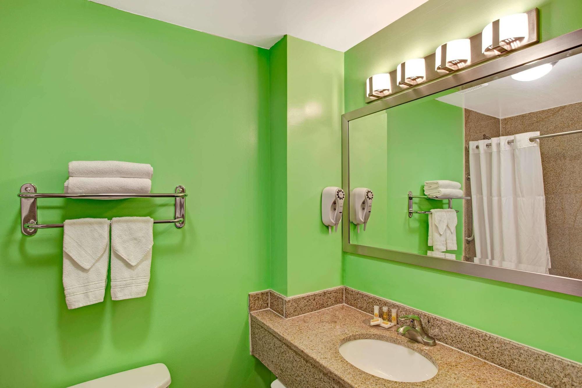 Days Inn & Suites By Wyndham Ozone Park/Jfk Airport Nowy Jork Zewnętrze zdjęcie