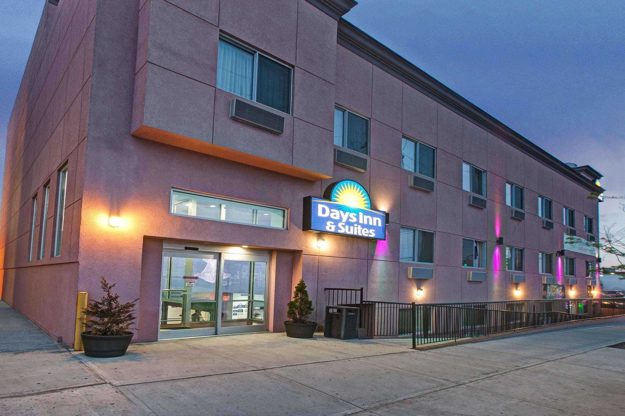 Days Inn & Suites By Wyndham Ozone Park/Jfk Airport Nowy Jork Zewnętrze zdjęcie